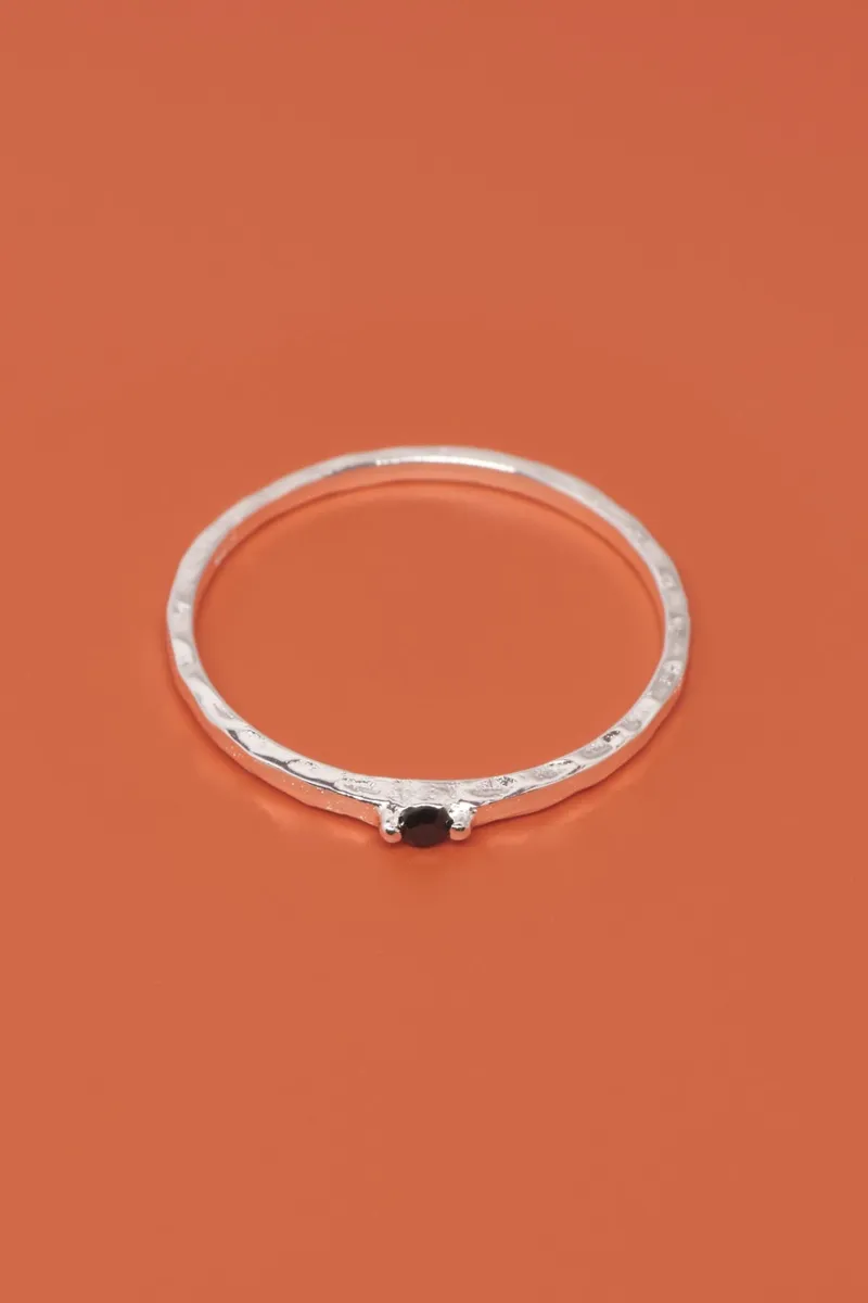fejn fejn Damen vegan Ring Gehämmert Schwarz Silber, Silber, – Produktbild 2 von 2