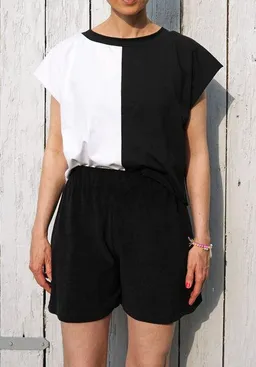 Lena Schokolade Lena Schokolade Shirt black-white aus Bio-Jersey – Produktbild 1 von 1