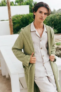 AmourLinen AmourLinen Herren vegan Bademantel Waffel Leinen Moosgrün – Produktbild 1 von 1