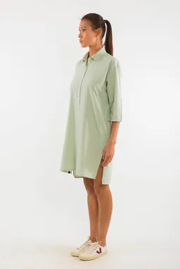 RAVENS VIEW IBIZA RAVENS VIEW IBIZA Damen vegan Hemdkleid Isla Light Aloe Grün – Produktbild 1 von 1