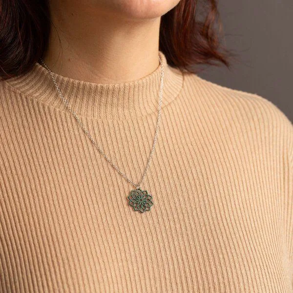 feinformart feinformart Kette mit Holzanhänger 'Mandala', Moosgrün (grün), – Produktbild 3 von 5