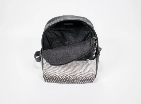 Ritagli di G Ritagli di G Damen Leder Rucksack ALINA - 100% Made in Italy, Schwarz-weiß, – Produktbild 4 von 4