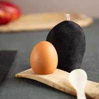 nahtur design nahtur-design Eierwärmer aus Bioleinen mit Feinloden | Bring Farbe auf Deinen Tisch, Nachtblau (blau), – Produktbild 1 von 2