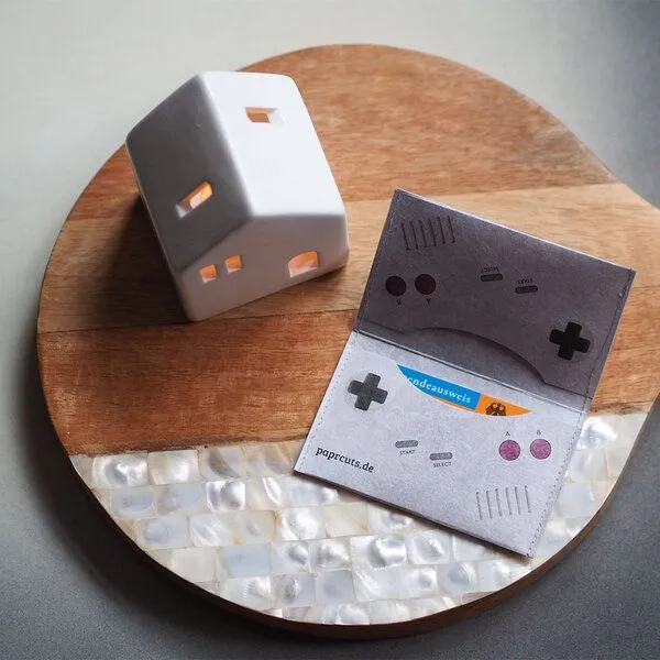 paprcuts paprcuts RFID Kartenhalter, Game boy (grau), – Produktbild 2 von 3