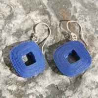 Sundara Sundara Ohrringe "Diamant", handgeschöpftes Recycling Baumwollpapier, Blau, – Produktbild 1 von 1
