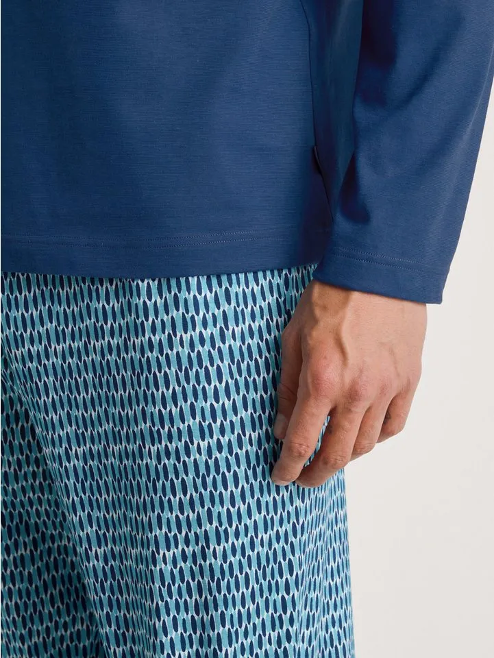 CALIDA CALIDA Schlafanzug Relax Imprint 2 (2 tlg) Langarm-Shirt & Hose mit geradem Bein, Blau, – Produktbild 4 von 5