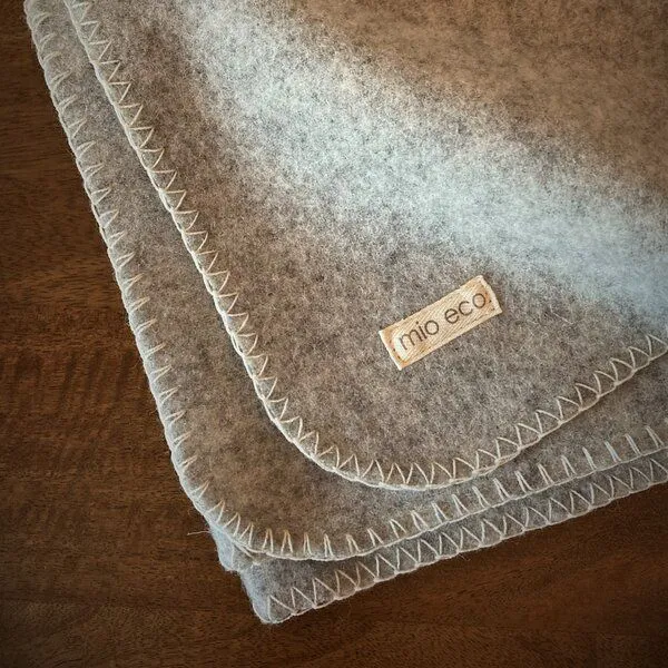 mio eco mio eco Große rustikale Kuscheldecke Elbwolle, Grau, – Produktbild 4 von 4