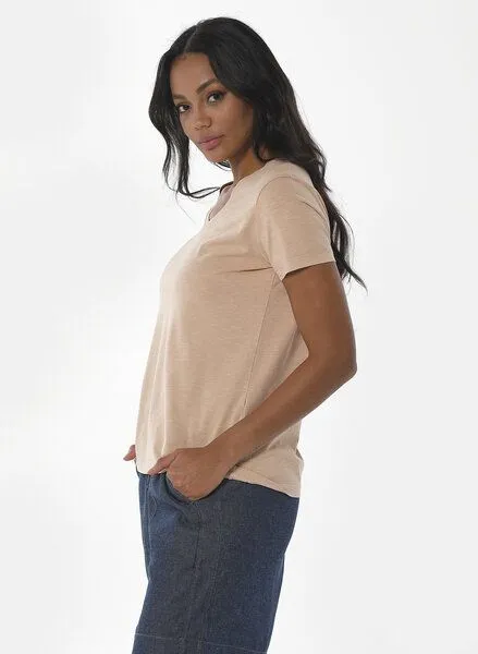 ORGANICATION ORGANICATION Naturel Dyed T-Shirt aus Bio-Baumwolle, Onion skin, – Produktbild 3 von 4
