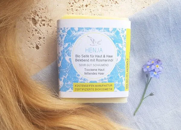 Küstenseifen Manufaktur Küstenseifen Manufaktur Bio-Duschseife Henja - Rosmarin 2in1 Haut und Haar – Produktbild 3 von 4
