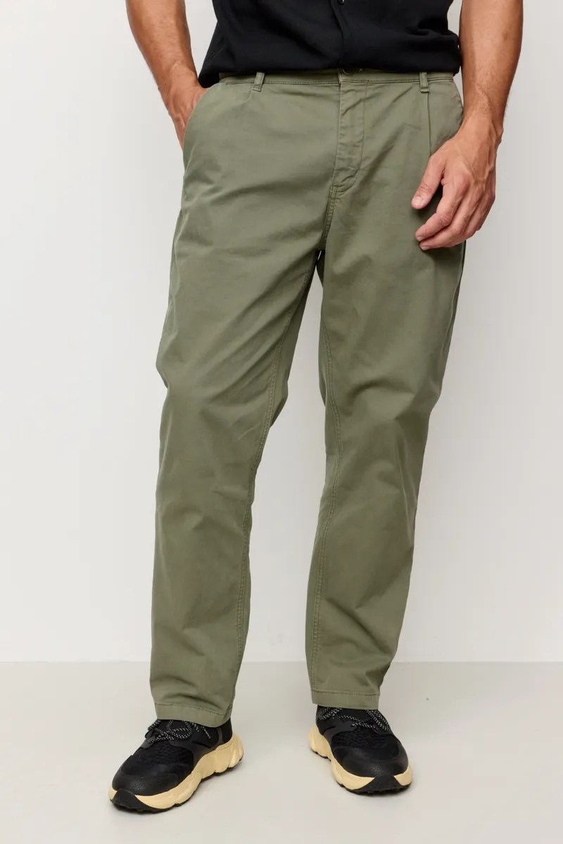 recolution Recolution Herren vegan Chinos Eiche Dunkel Olive, Olivgrün, – Produktbild 2 von 2