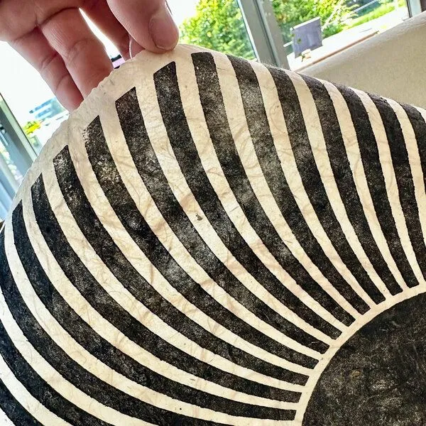 Veskor Cassiopeia Veskor Cassiopeia PSYCHEDELIC SUN Op-Art Linoldruck | 40 x 40 cm | Schwarz auf Naturweiß – Produktbild 2 von 4