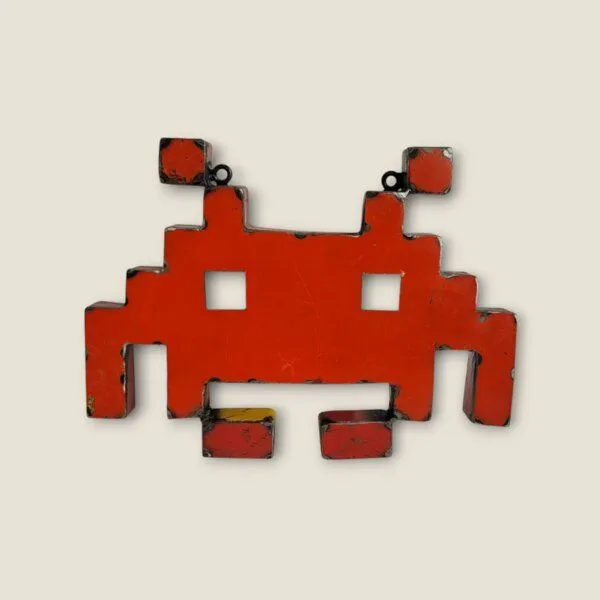 Moogoo Creative Africa Moogoo Creative Africa Space Invader | Upcycling-Figur | Wand-Dekoration, Rot, – Produktbild 1 von 1