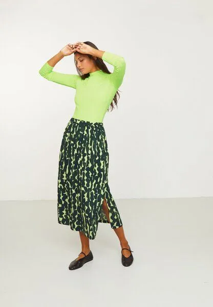recolution Damen Rib Longsleeve aus Lenzing ECOVERO Mix - CRASSULA - recolution, Lime green (grün), – Produktbild 1 von 4