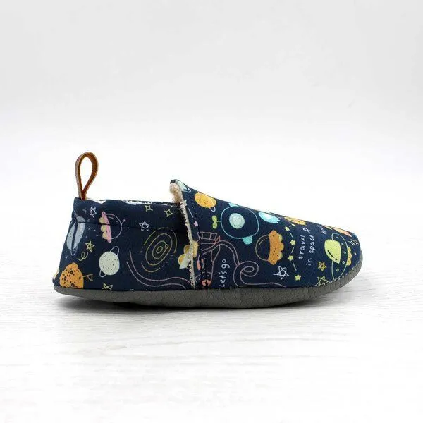 Pololo Pololo Barfuß-Hausschuhe aus Seaqual Yarn, Futter aus Baumwolle (organic) vegan, Universum, – Produktbild 4 von 4