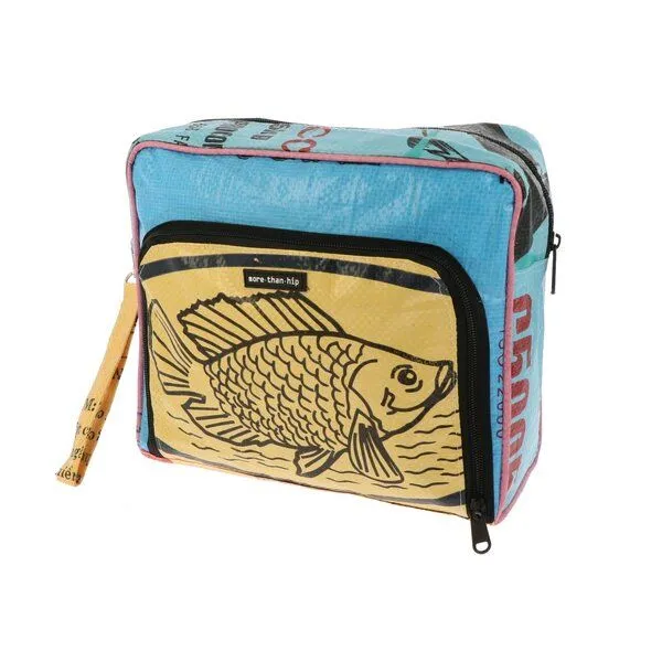 MoreThanHip MoreThanHip XL Kulturtasche (6,5 Liter) aus recycelten Fischfutterbeuteln - Lexi, Blau/gelb, – Produktbild 4 von 4