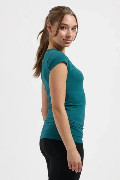 Urban Goddess Urban Goddess Zefira Yoga Tee, Seamoss (grün), – Produktbild 3 von 4