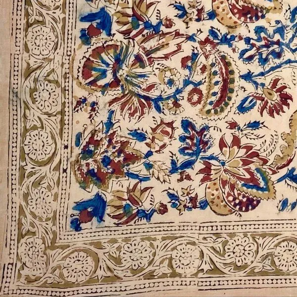 Der Lindwurm Der Lindwurm Kalamkari- Tuch (55x55 cm), Handdruck mit Pflanzenfarben, Blau/rot/beigen, – Produktbild 2 von 2