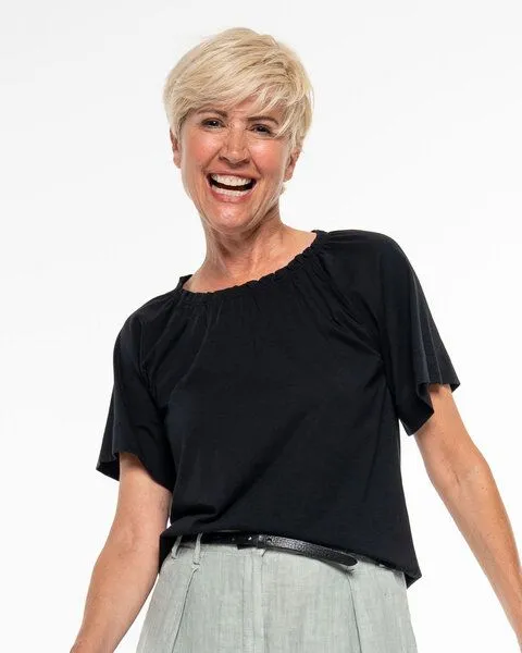 Alma & Lovis Alma & Lovis Charmantes Blusenshirt aus Organic Cotton | Jersey Blouse, Raven (schwarz), – Produktbild 1 von 4