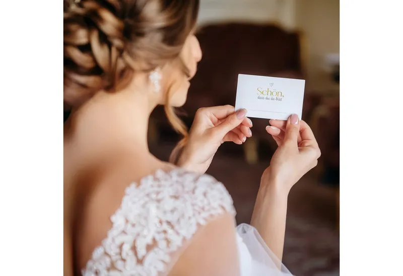 white & ivory Papierdekoration Platzkarte herz gold "schön, dass du da bist", 50 Stück, Tischkarten – Produktbild 5 von 5