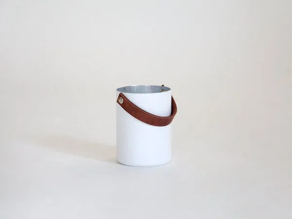 werkvoll by Lena Peter werkvoll by Lena Peter Recycling Feuerlöscher Henkeldose FIRE, Weiß, – Produktbild 2 von 5