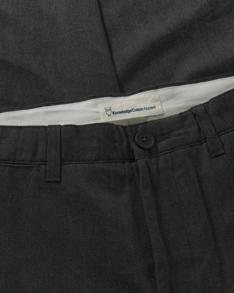 KnowledgeCotton Apparel KnowledgeCotton Apparel Herren vegan Hose Chuck Regular Fischgrat Dunkelgrau Meliert, Grau, – Produktbild 2 von 2