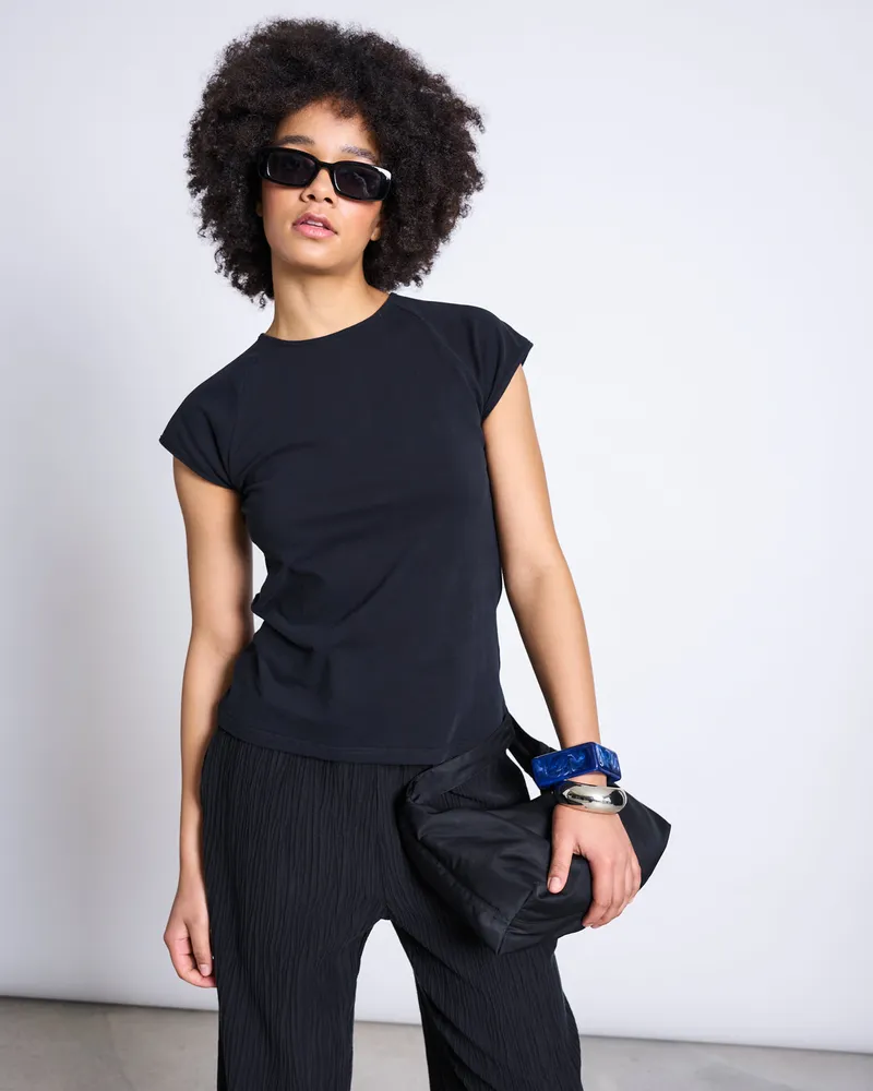 JAN N JUNE JAN N JUNE Damen vegan T-Shirt Raglan Tami Schwarz, Schwarz, – Produktbild 1 von 2