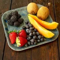 Cmig Cmig kleines Tablett Blaubeeren 20x20cm / Kinderteller / Tischorganizer /Schlüsselablage, Grün, – Produktbild 1 von 1