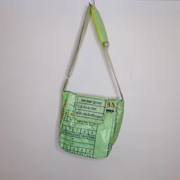 REFISHED fair fashion REFISHED fair fashion Tasche 'URBAN BAG' - upcycelte Fischfuttersäcke – Produktbild 1 von 1