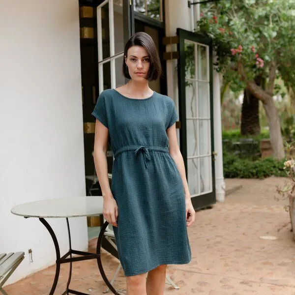 NORDLICHT NORDLICHT Musselin Kleid Eleni aus 100% Bio-Baumwolle, Waldgrün (grün), – Produktbild 3 von 4