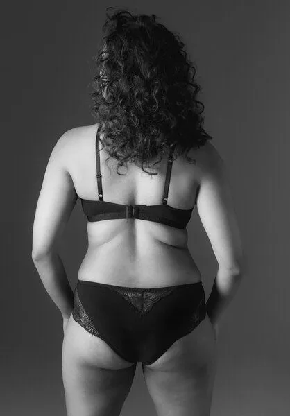 Lovjoi Lovjoi Panty GRANDIFLORA aus Biobaumwolle und regenerierter Spitze, Black (schwarz), – Produktbild 3 von 4