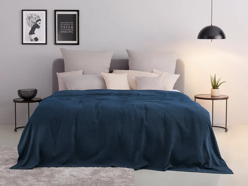 OTTO home Tagesdecke Mira, leichte Tagesdecke aus 100% Baumwolle, uni Überwurf, ohne Füllung, Blau, – Produktbild 2 von 6