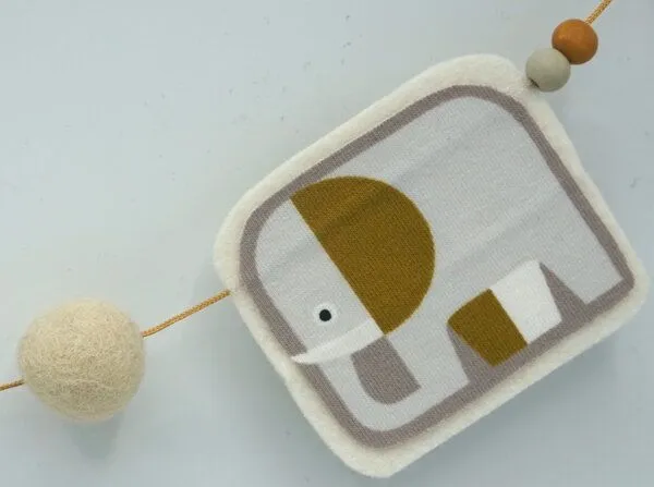 HipHip-Hurra HipHip-Hurra Wimpelkette Elefant aus Naturmaterialien, Beige, – Produktbild 2 von 4