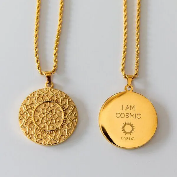 Divasya Divasya Halskette mit Mandala Anhänger | vergoldet | I am cosmic – Produktbild 3 von 4