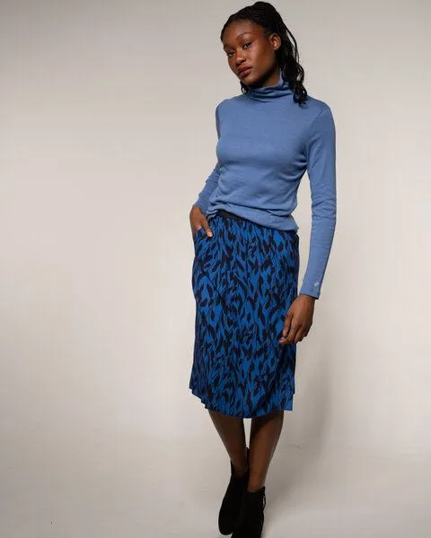 Alma & Lovis Alma & Lovis Modischer Print-Rock aus fließendem EcoVero | Leaf Skirt, Blue (blau), – Produktbild 2 von 4