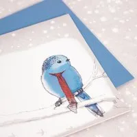 Bow & Hummingbird Bow & Hummingbird Grußkarte Vogel im Schnee, Blauer umschlag, – Produktbild 1 von 1