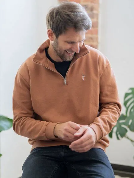 FUXBAU FUXBAU Männer fux Half Zip Sweater, Karamell, – Produktbild 3 von 4