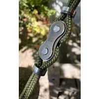 ARTHURKOPF ARTHURKOPF Armband aus Fahrradkettenglied und Paracord, Oliv (grün), – Produktbild 2 von 5