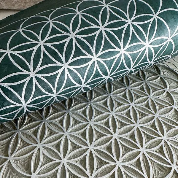 Veskor Cassiopeia Veskor Cassiopeia BLUME DES LEBENS Heilige Geometrie Linoldruck | 35 × 35 cm | Silber auf Smaragdgrün – Produktbild 2 von 4