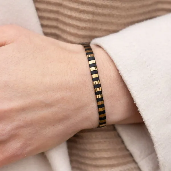 juni juni Armband Vivienne mit verstellbarer Schiebeperle aus recyceltem Gold – Produktbild 1 von 2