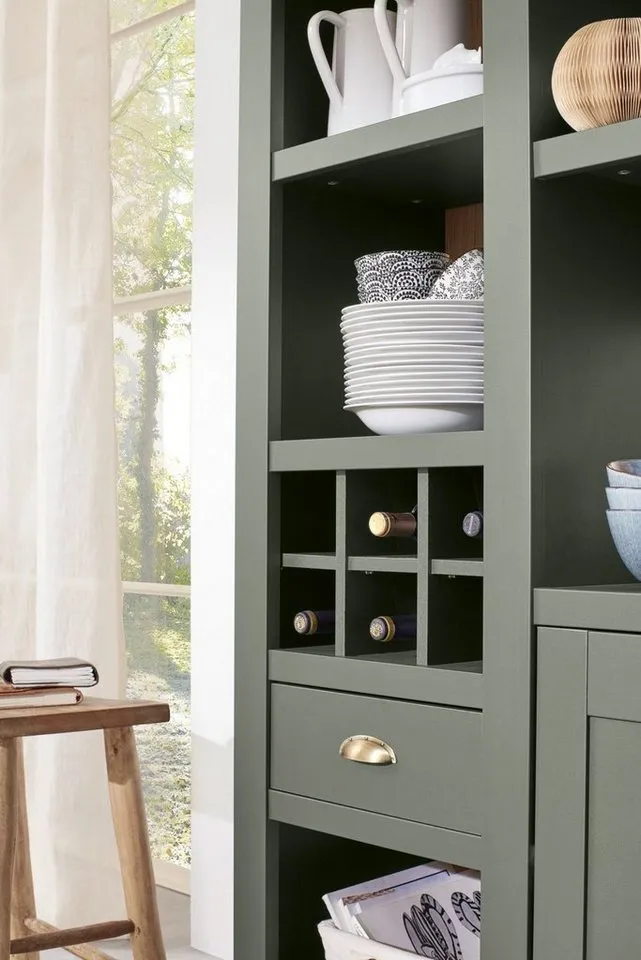 Furn.Design Wohnwand Norwich, (Wohnkombination 4-teilig, dunkelgrün mit Wotan Eiche, 308 x 207 cm), Landhausstil – Produktbild 4 von 5