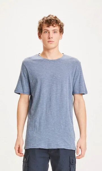 KnowledgeCotton Apparel KnowledgeCotton Apparel T-Shirt - ALDER narrow striped tee - aus Bio-Baumwolle, Blau (dark denim), – Produktbild 1 von 4