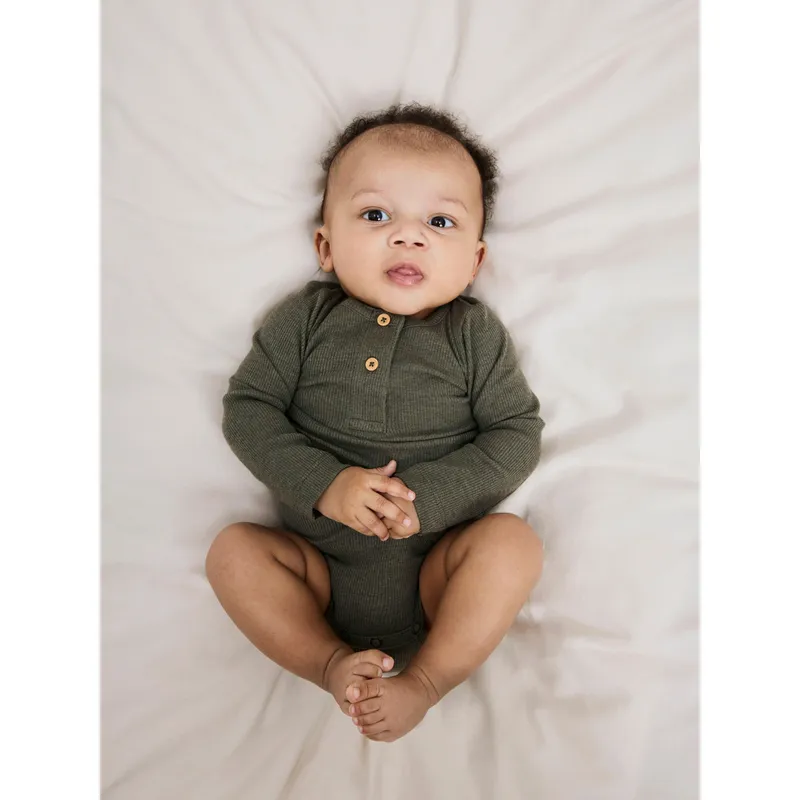 name it Name It Henley-Body Rippqualität, Oliv, – Produktbild 2 von 3
