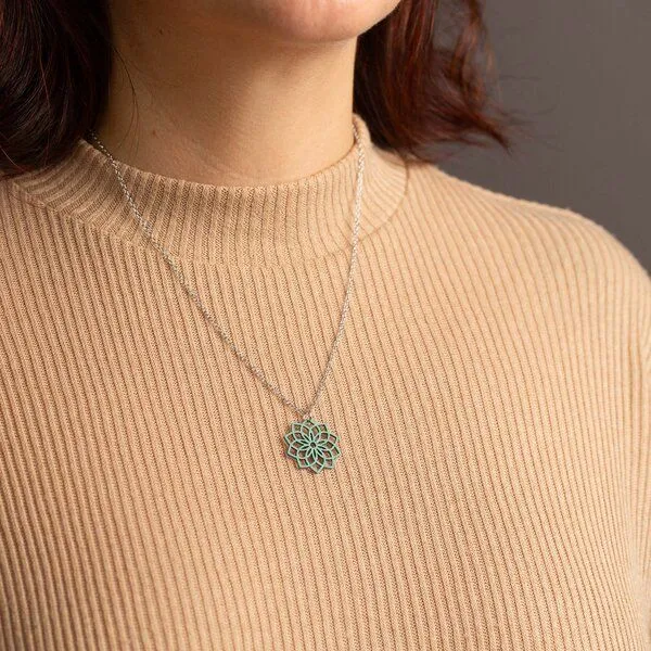 feinformart feinformart Kette mit Holzanhänger 'Mandala', Aquamarin (türkis), – Produktbild 5 von 5