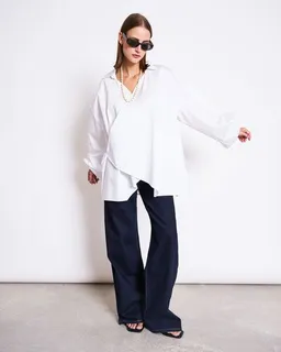 JAN N JUNE JAN N JUNE Voluminöse Wickelbluse AQUILIA aus Bio-Baumwolle – Produktbild 1 von 1