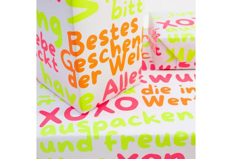 Bow & Hummingbird Bow & Hummingbird Geschenkpapier "Mit Liebe verpackt" aus Recyclingpapier – Produktbild 7 von 8