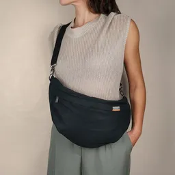 seasara seasara Moon Bag wasserabweisend aus Hanf/rPET, schwarz | Umhängetasche XL Bauchtasche Hobo Bag – Produktbild 1 von 1