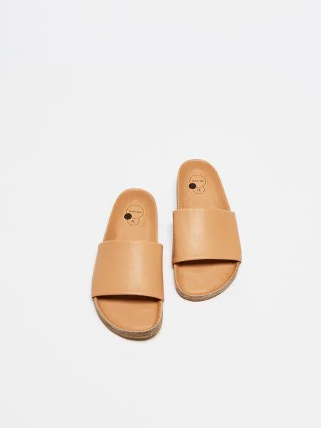 NINE TO FIVE NINE TO FIVE #kato - edler Slipper aus leichter Microfaser mit bequemen Naturlatex-Fussbett, Almond lux, – Produktbild 2 von 4