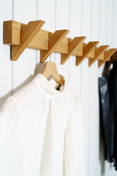 kleiderleiter_de kleiderleiter_de Garderobe, Garderobenleiste ANDA aus massiver Eiche mit 5 /8 Haken in 60 oder 100 cm – Produktbild 2 von 3