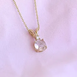 Eppi Eppi Goldener Anhänger mit Rosenquarz und Diamant Timotei – Produktbild 1 von 1