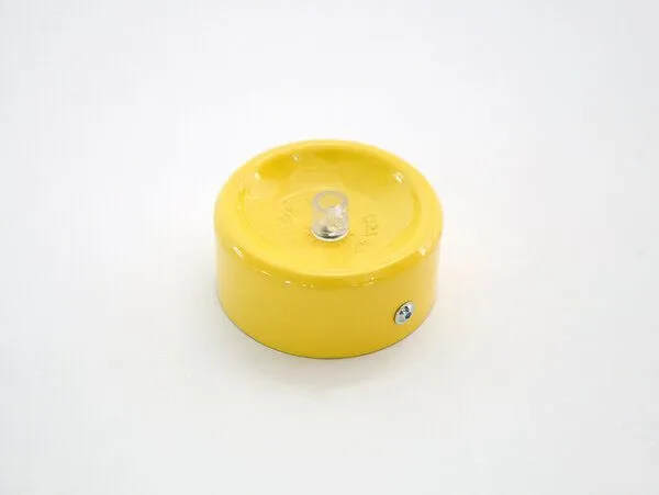 werkvoll by Lena Peter werkvoll by Lena Peter Recycling Baldachin aus alten Feuerlöschern - Deckenabhängung für Leuchten FIRE, Gelb, – Produktbild 1 von 4